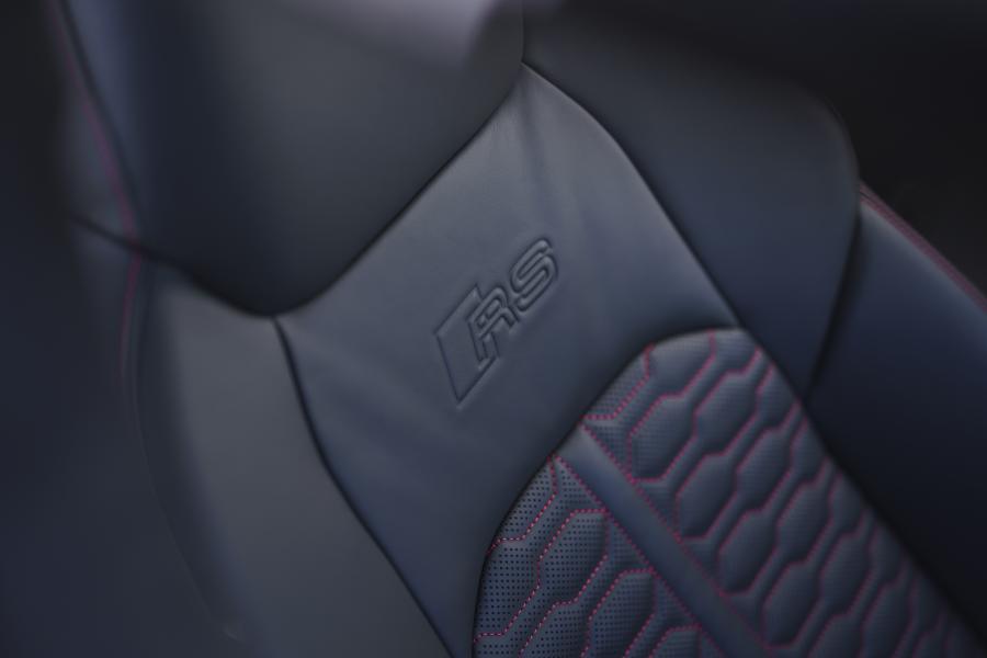 Детали интерьера Audi RS7 Sportback 2020 года  (UK) (фото 88 из 118)